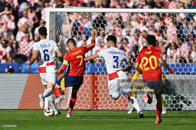 Kết quả Euro: Tây Ban Nha "nhấn chìm" Croatia trong mưa bàn thắng- Ảnh 8.