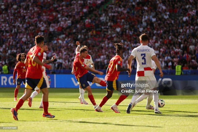 Kết quả Euro: Tây Ban Nha "nhấn chìm" Croatia trong mưa bàn thắng- Ảnh 7.