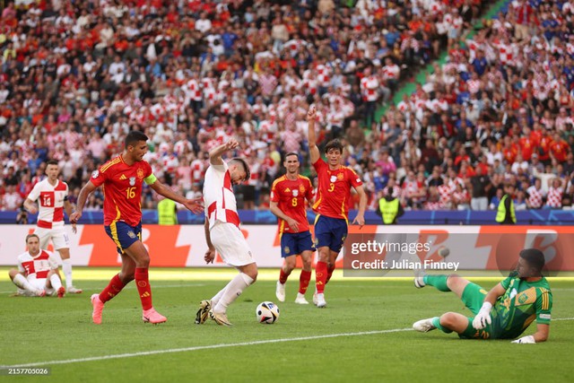Kết quả Euro: Tây Ban Nha "nhấn chìm" Croatia trong mưa bàn thắng- Ảnh 1.