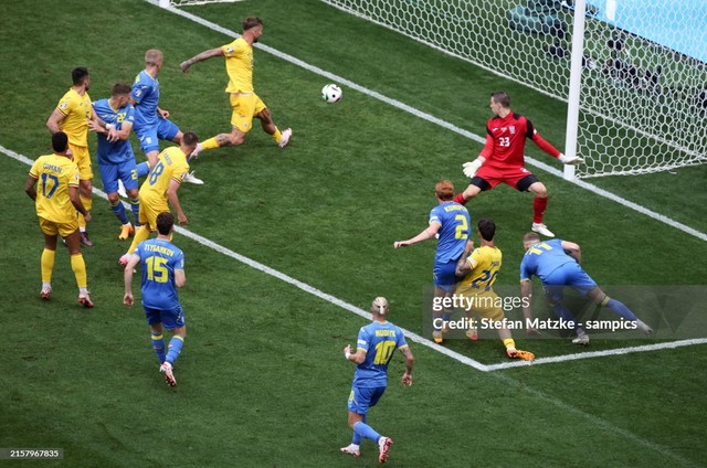 Thủ môn Real Madrid mắc sai lầm ngớ ngẩn, đội tuyển Ukraine thảm bại trong ngày ra quân Euro 2024- Ảnh 3.