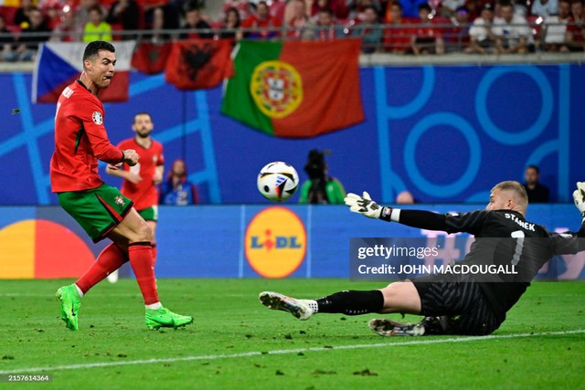 0 bàn thắng, 0 kiến tạo, Ronaldo sẽ "mất suất" ở đội tuyển Bồ Đào Nha?- Ảnh 1.