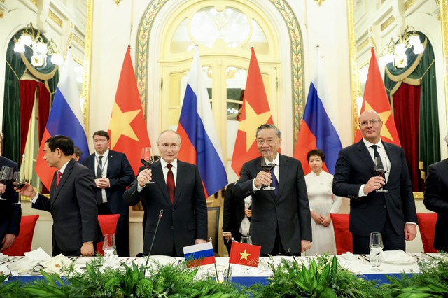 Toàn cảnh chuyến thăm cấp nhà nước của Tổng thống Putin đến Việt Nam- Ảnh 4.