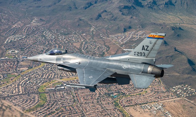 Nhận định khu vực đầu tiên chiến đấu cơ F-16 tấn công- Ảnh 10.