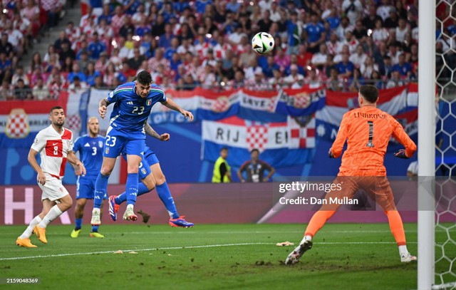 Modric hỏng penalty, ghi bàn và vò đầu bứt tai, Croatia nhận cái kết nghiệt ngã ở phút 90+8 trước Italia- Ảnh 1.