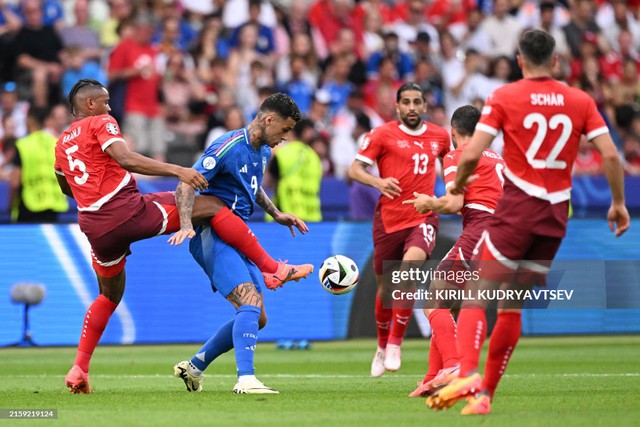 Thụy Sĩ 2-0 Italia: Thất bại xứng đáng của đội tuyển Italia- Ảnh 2.