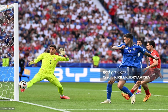 Thụy Sĩ 2-0 Italia: Thất bại xứng đáng của đội tuyển Italia- Ảnh 1.