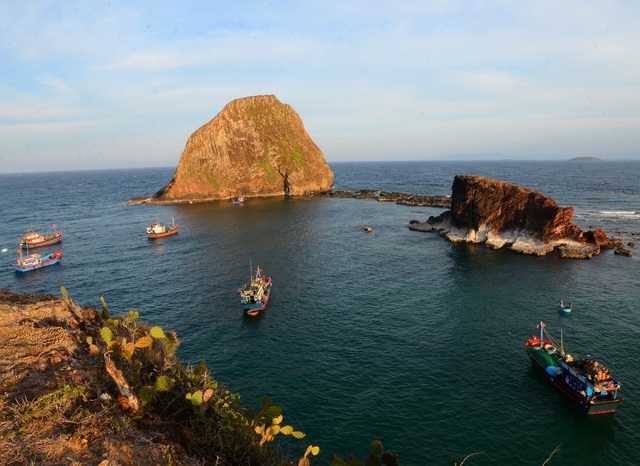 Hòn đảo ở Phú Yên được công nhận danh thắng quốc gia, cách đất liền chỉ 400m, thấy san hô ngay trên cạn- Ảnh 3.