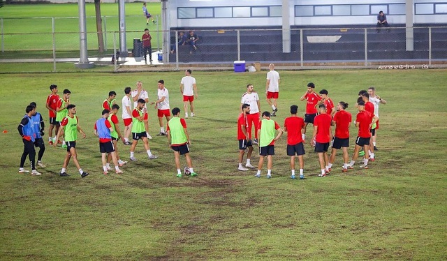 Tranh vé với tuyển Việt Nam, LĐBĐ Indonesia bị nghi "chơi xấu" đội Iraq, CĐV xin lỗi trong xấu hổ- Ảnh 1.