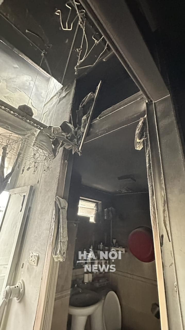 Cháy chung cư mini 9 tầng ở Đình Thôn - Hà Nội, người dân phá cửa chữa cháy- Ảnh 3.