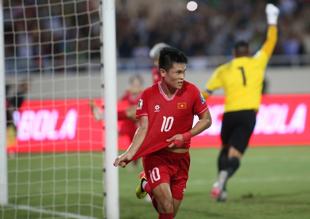 Sao Hà Nội FC "cứu nguy" cho ĐTVN: Khi đá bồi không chỉ nhờ… ăn may!- Ảnh 1. Sao Hà Nội FC "cứu nguy" cho ĐTVN: Khi đá bồi không chỉ nhờ… ăn may!- Ảnh 1.