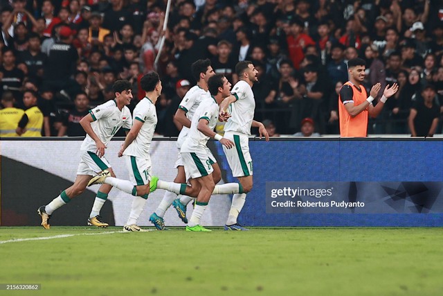 Phạt đền rồi thẻ đỏ, Indonesia đối mặt nguy cơ bị ĐTVN lật ngược thế cờ, hất khỏi vòng loại World Cup- Ảnh 5. Phạt đền rồi thẻ đỏ, Indonesia đối mặt nguy cơ bị ĐTVN lật ngược thế cờ, hất khỏi vòng loại World Cup- Ảnh 5.