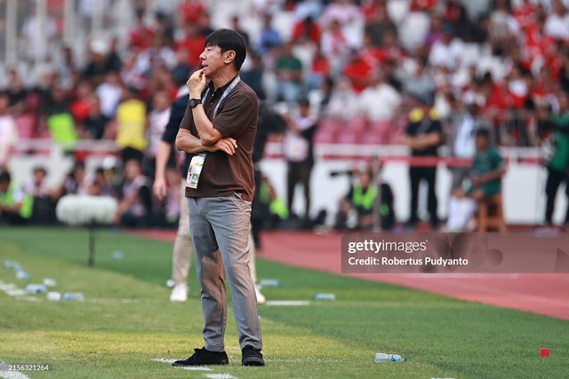 Phạt đền rồi thẻ đỏ, Indonesia đối mặt nguy cơ bị ĐTVN lật ngược thế cờ, hất khỏi vòng loại World Cup- Ảnh 8. Phạt đền rồi thẻ đỏ, Indonesia đối mặt nguy cơ bị ĐTVN lật ngược thế cờ, hất khỏi vòng loại World Cup- Ảnh 8.