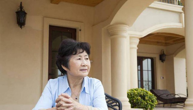 Tôi dự định sẽ nghỉ hưu khi 55 tuổi nhưng vội "quay xe" sau khi nghe câu chuyện của hai người đồng nghiệp- Ảnh 2. Tôi dự định sẽ nghỉ hưu khi 55 tuổi nhưng vội "quay xe" sau khi nghe câu chuyện của hai người đồng nghiệp- Ảnh 2.