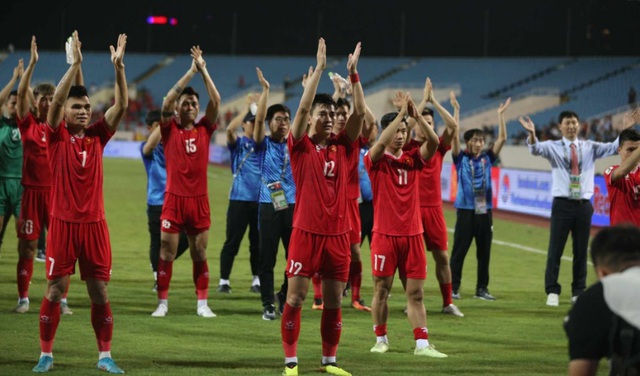 Báo Indo hoang mang: “Indonesia lu mờ trước tuyển Việt Nam, chúng ta ngày càng bị đe doạ”- Ảnh 2. Báo Indo hoang mang: “Indonesia lu mờ trước tuyển Việt Nam, chúng ta ngày càng bị đe doạ”- Ảnh 2.