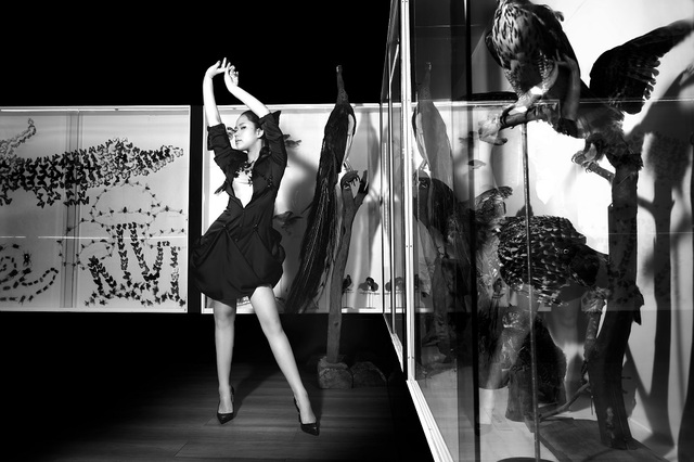 Hoa hậu Bella Vũ hoá nàng tiên rừng bí ẩn trong thiết kế độc bản của Huỳnh Thức- Ảnh 4. Hoa hậu Bella Vũ hoá nàng tiên rừng bí ẩn trong thiết kế độc bản của Huỳnh Thức- Ảnh 4.