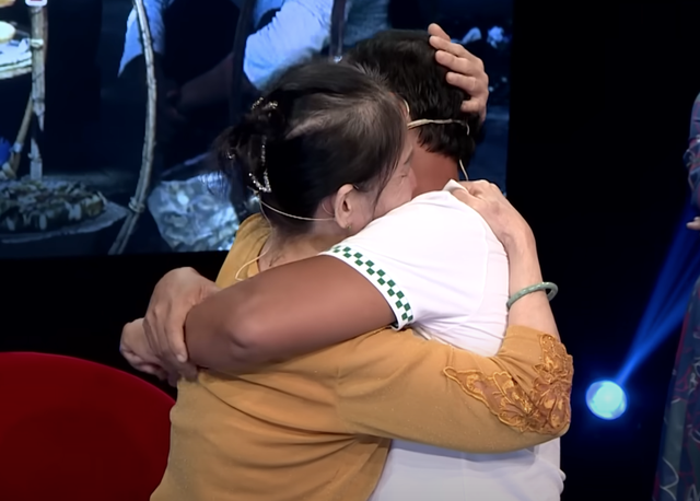 Mẹ dặn ngồi đợi ở bến xe nhưng không quay lại, đứa trẻ 5 tuổi lạc nhà 47 năm, ngày đoàn tụ mới rõ lý do- Ảnh 6.