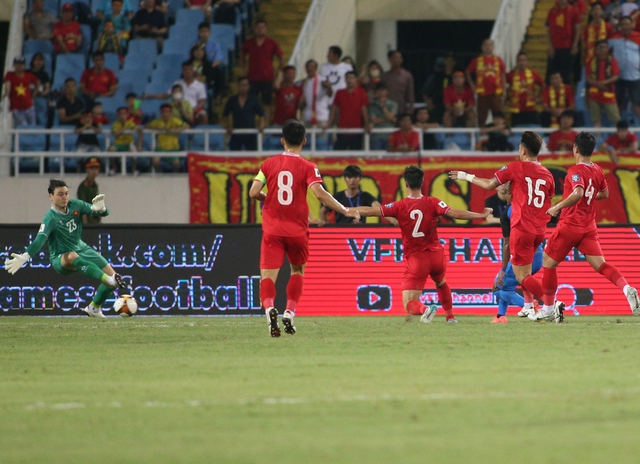 Văn L&acirc;m n&oacute;i lời t&acirc;m can khi được bắt ch&iacute;nh cho tuyển Việt Nam, h&eacute; lộ mối quan hệ với Filip Nguyễn- Ảnh 1.