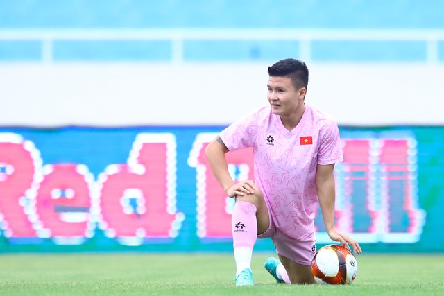 Siêu máy tính dự đoán trận Việt Nam vs Philippines: HLV Kim Sang-sik ra mắt cùng "mưa bàn thắng"- Ảnh 1. Siêu máy tính dự đoán trận Việt Nam vs Philippines: HLV Kim Sang-sik ra mắt cùng "mưa bàn thắng"- Ảnh 1.