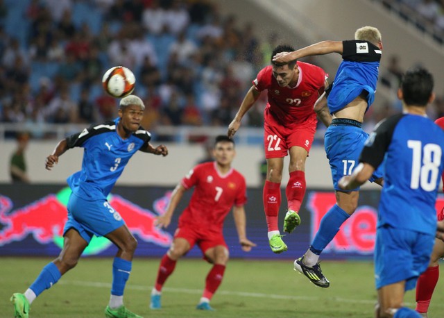 Vụng chèo khéo chống, HLV Kim Sang-sik được "giải cứu" siêu kịch tính vào phút chót để thắp lên hi vọng- Ảnh 3.