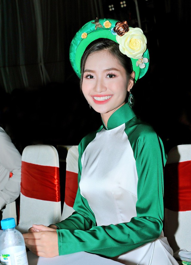 Hoa hậu Nguyễn Thanh Hà xúc động trở về Bến Tre quảng bá du lịch cho quê hương- Ảnh 3.