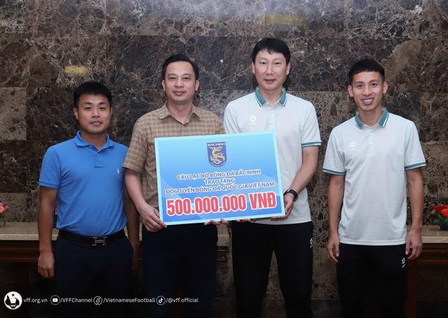 Đội bóng của HLV Park Hang-seo chi đậm để "thưởng nóng" cho tuyển Việt Nam- Ảnh 1.
