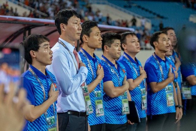 HLV Kim Sang-sik đưa đội tuyển Việt Nam lọt top 7 thế giới trên BXH đặc biệt- Ảnh 2.