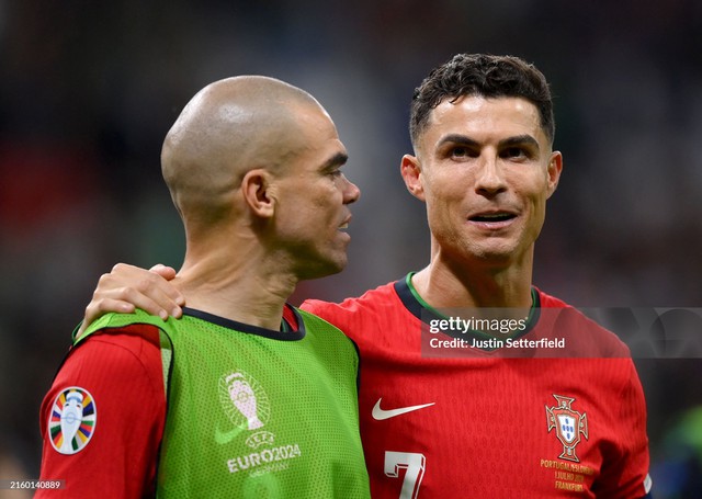 Ronaldo bật khóc nức nở, ra quyết định dũng cảm để cùng Bồ Đào Nha vào Tứ kết Euro 2024- Ảnh 18.