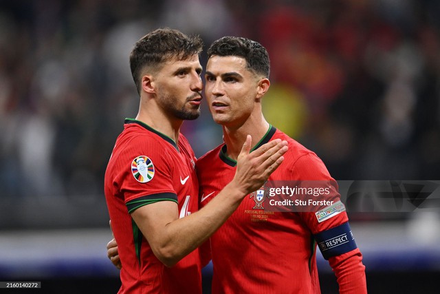 Ronaldo bật khóc nức nở, ra quyết định dũng cảm để cùng Bồ Đào Nha vào Tứ kết Euro 2024- Ảnh 20.