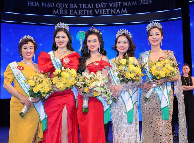 Vũ Thị Hoa đăng quang Mrs Earth Vietnam 2024- Ảnh 2.