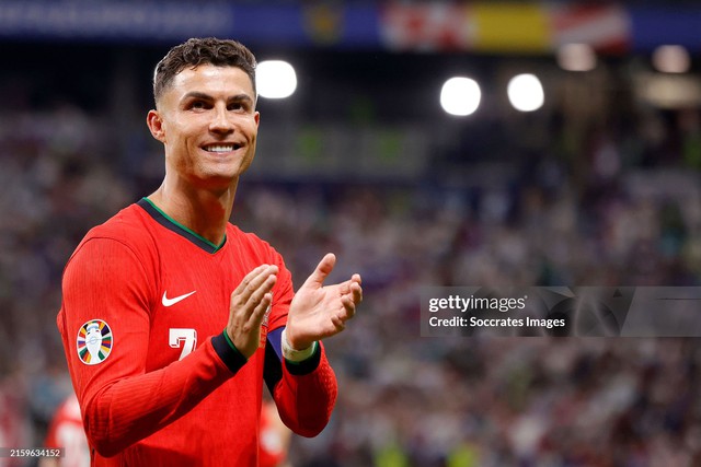 Ronaldo bật khóc nức nở, ra quyết định dũng cảm để cùng Bồ Đào Nha vào Tứ kết Euro 2024- Ảnh 17.