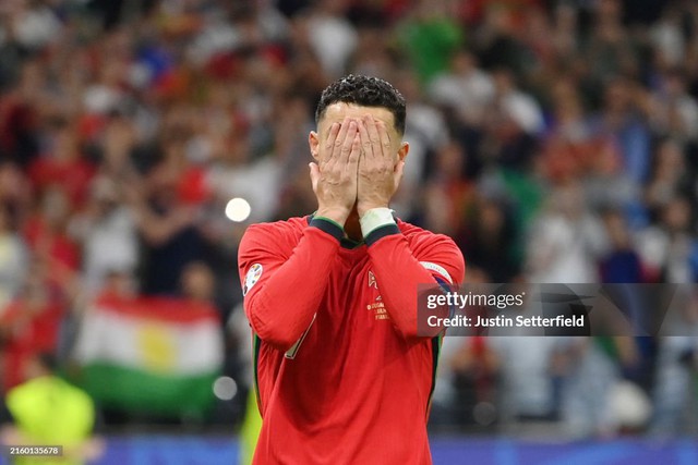 Ronaldo hỏng penalty, Bồ Đào Nha nhọc nhằn vượt qua Slovenia trong loạt đá 11m- Ảnh 2.