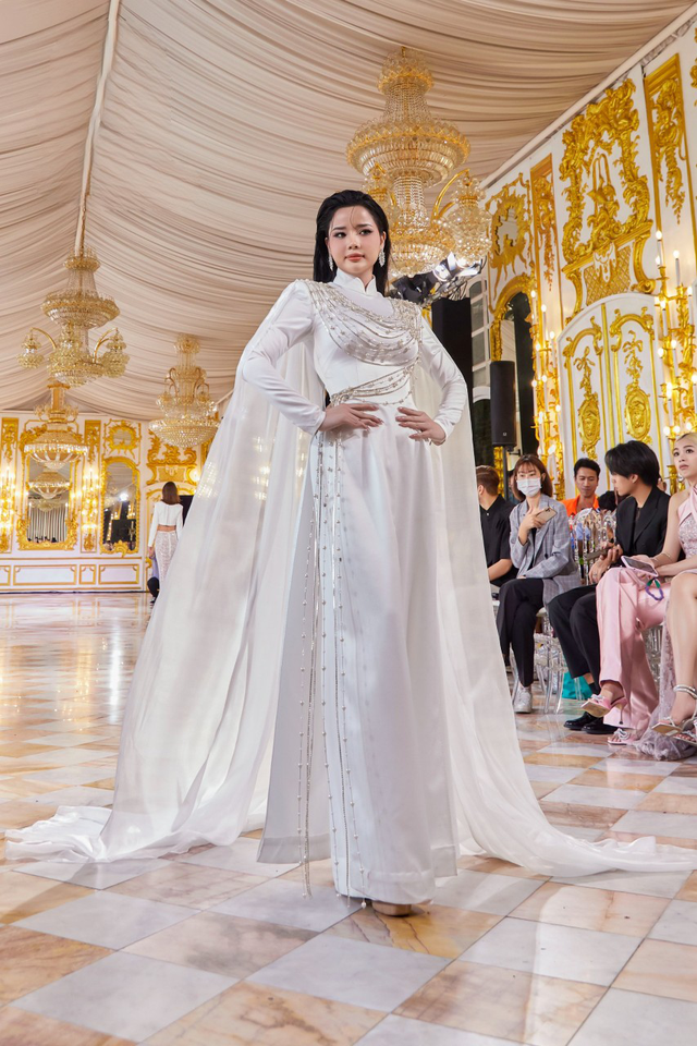 Mãn nhãn với BST váy cưới của NTK Nguyễn Minh Tuấn- Ảnh 10.