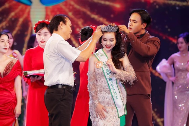 Nhan sắc xinh đẹp của Hồng Lanh - á hậu 1 Mrs Earth Vietnam 2024 - Ảnh 2.