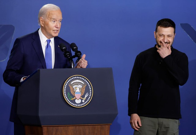 Đứng cạnh Tổng thống Ukraine Zelensky, ông Biden giới thiệu là… 'Tổng thống Putin'- Ảnh 1.