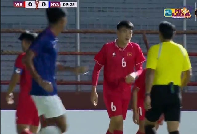 Việt Nam 1-1 Myanmar: Tuyển Việt Nam may mắn thoát khỏi thất bại- Ảnh 13.