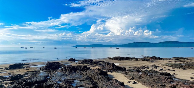 Không phải Nha Trang hay Đà Nẵng, bãi biển dài nhất Việt Nam nằm ở ngay miền Bắc: Cách Hà Nội chỉ 300km- Ảnh 4.