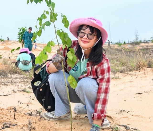 Nàng GenZ theo đuổi "sống xanh", đi 3 đôi giày trong suốt 4 năm, hiếm khi mua áo quần mới- Ảnh 9.