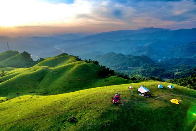 Phát hiện thảo nguyên xanh tựa thiên đường, cách thành phố chỉ 30km, dân bản địa gọi bằng tên đặc biệt- Ảnh 1.