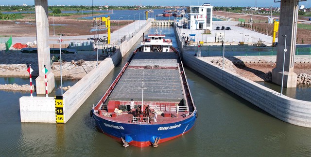 Sau 1 năm mở luồng, "kênh đào Panama của Việt Nam" đang vận hành ra sao?