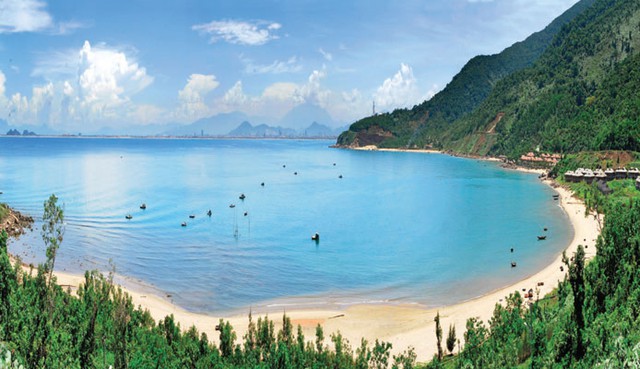 Ngoài Mỹ Khê, Đà Nẵng còn có 1 bãi biển vắng nhiều người chưa biết: Forbes ca ngợi "đẹp nhất hành tinh"- Ảnh 3.