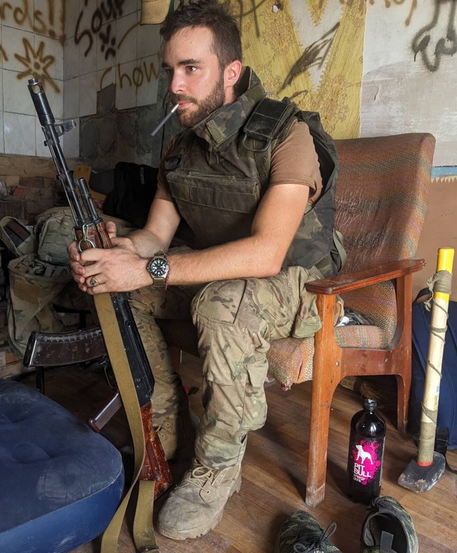 NYT: Rúng động tình tiết quân Ukraine bắn chết lính Nga bị thương, giơ tay xin hàng - Moscow hành động khẩn- Ảnh 1. NYT: Rúng động tình tiết quân Ukraine bắn chết lính Nga bị thương, giơ tay xin hàng - Moscow hành động khẩn- Ảnh 1.