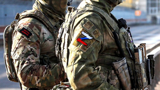 NYT: Rúng động tình tiết quân Ukraine bắn chết lính Nga bị thương, giơ tay xin hàng - Moscow hành động khẩn- Ảnh 5.