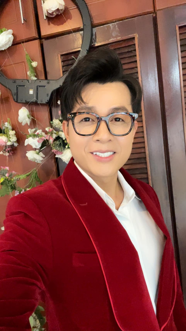 Hoàng tử màn ảnh Việt không cưới vợ, thông báo lên chức bố ở tuổi 42, chăm làm từ thiện, hướng Phật- Ảnh 5. Hoàng tử màn ảnh Việt không cưới vợ, thông báo lên chức bố ở tuổi 42, chăm làm từ thiện, hướng Phật- Ảnh 5.