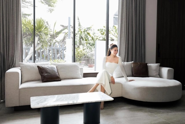 Một ca sĩ tiết lộ về các đại gia showbiz: Ninh Dương Lan Ngọc có biệt thự 70 tỷ, Sam có nhà 90 tỷ- Ảnh 3. Một ca sĩ tiết lộ về các đại gia showbiz: Ninh Dương Lan Ngọc có biệt thự 70 tỷ, Sam có nhà 90 tỷ- Ảnh 3.