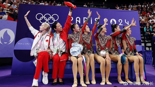 Bị cấm đi Olympic, "nữ thần" TDDC Nga sang Trung Quốc làm "quân sư", giành luôn HCV lịch sử - Ảnh 1.