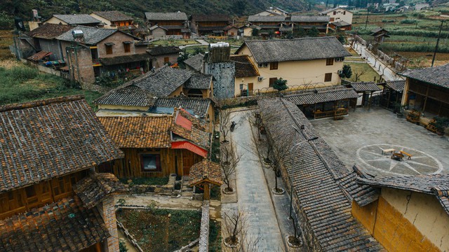 Phát hiện ngôi làng nằm dưới chân đèo, được ví như "bông hoa nơi địa đầu Tổ Quốc", cách thành phố 160km - Ảnh 8.