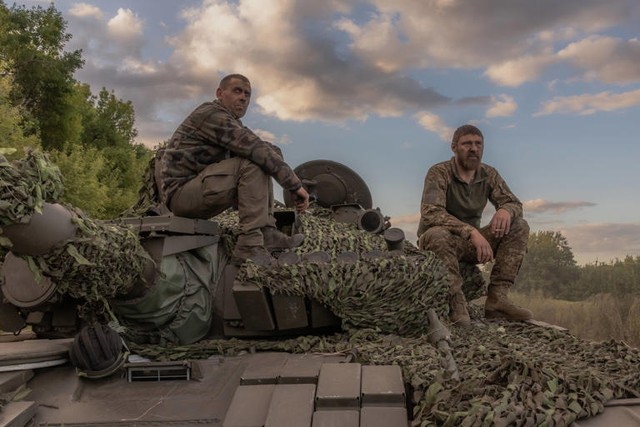 Lính Ukraine: Toán quân Nga ở Kursk đang 'ngồi trong rừng và uống cà phê', không hề biết bị tấn công - Ảnh 1.