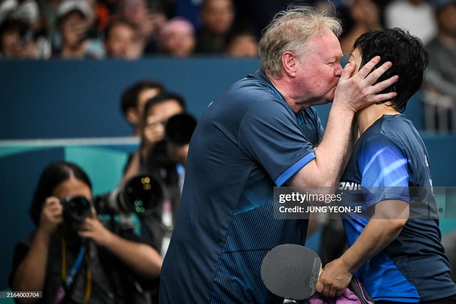 Olympic: VĐV gốc Trung Quốc nhảy nhót, cười tươi như hoa dù bị loại, lý do phía sau gây xúc động mạnh - Ảnh 5.