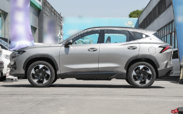 Cận cảnh chiếc SUV ngang cỡ Hyundai Tucson, "uống" chỉ 1,25 lít/100km - Ảnh 2.