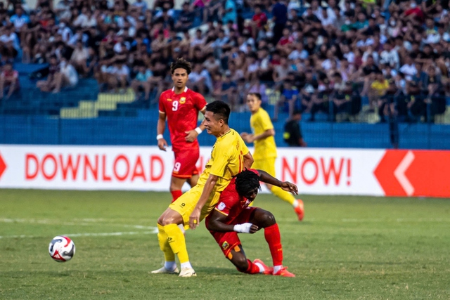 Hai lần bị từ chối penalty, CLB Việt Nam vẫn lội ngược dòng ngoạn mục ở cúp C1 Đông Nam Á - Ảnh 3.